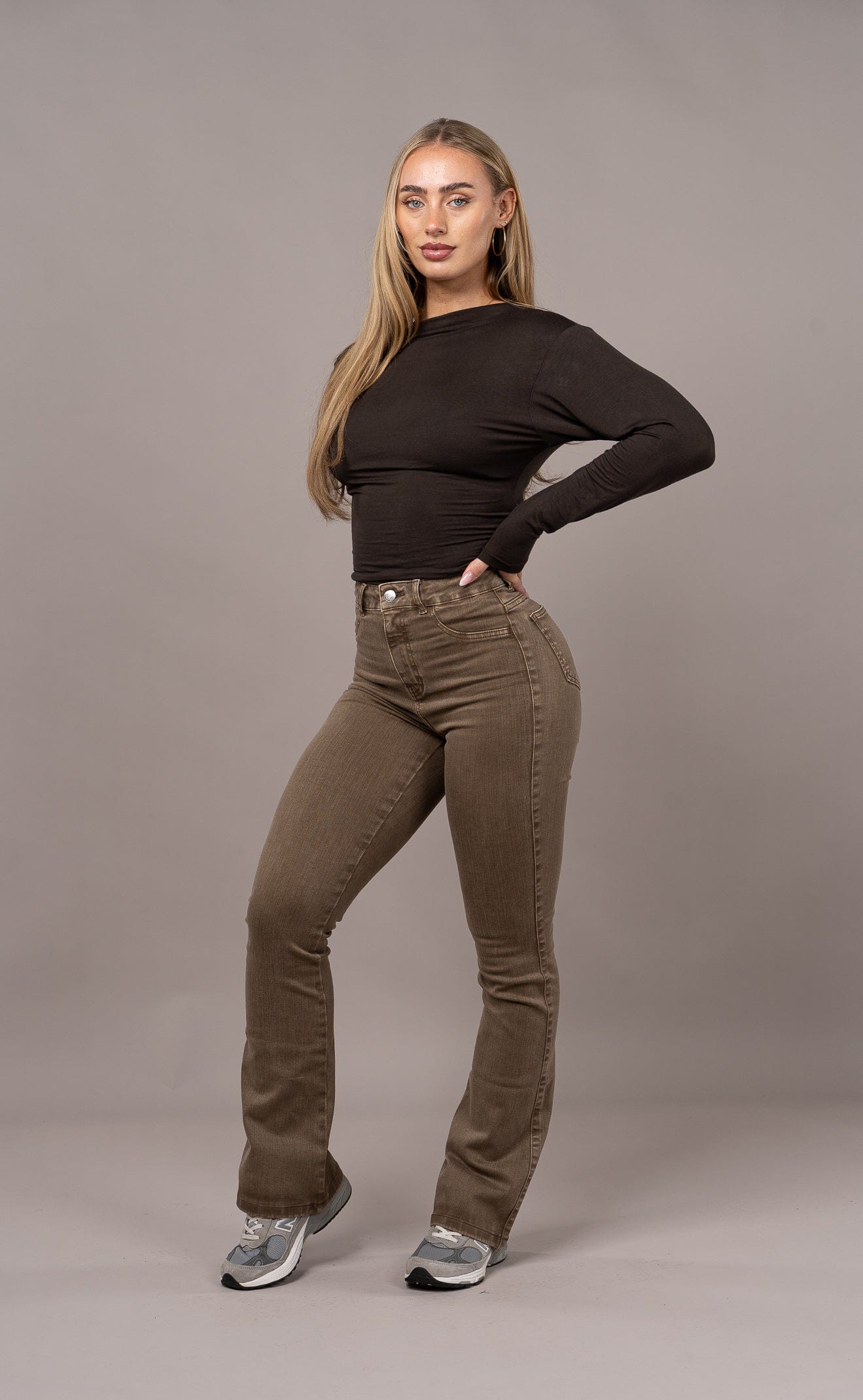 Vaqueros Acampanados Pastel - Marrón