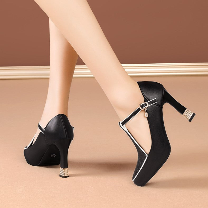 Aurora – Zapatos de salón con tiras en T y adornos