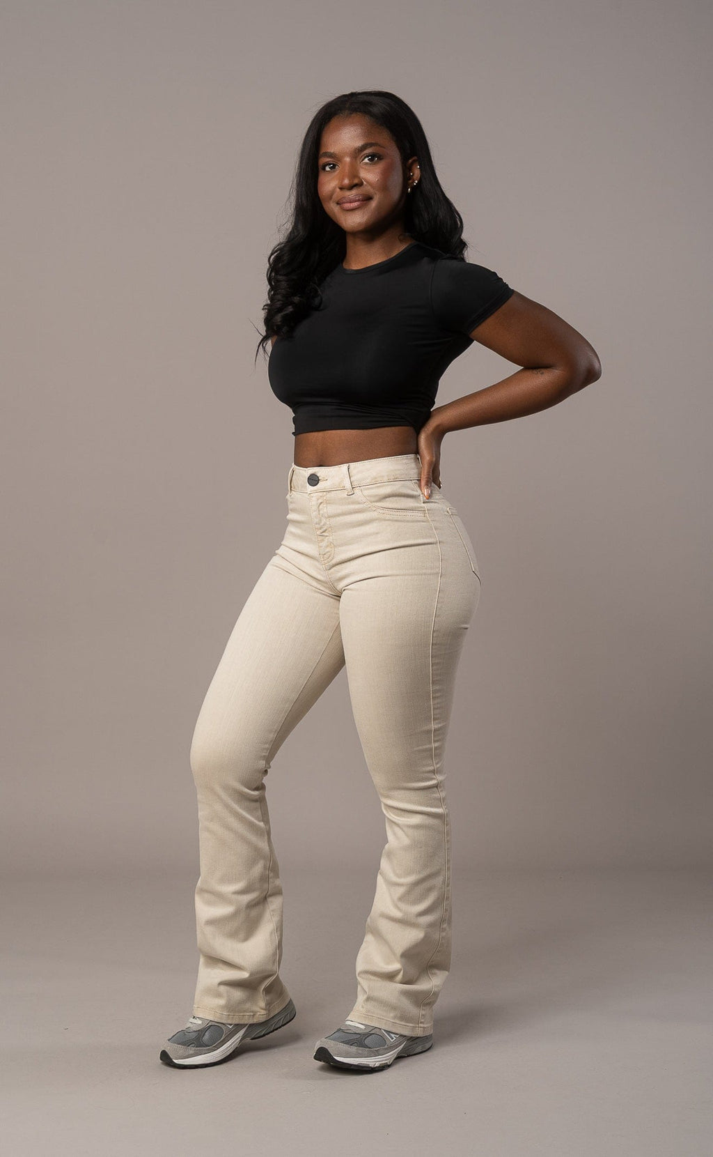 Vaqueros Acampanados Talle Alto - Arena